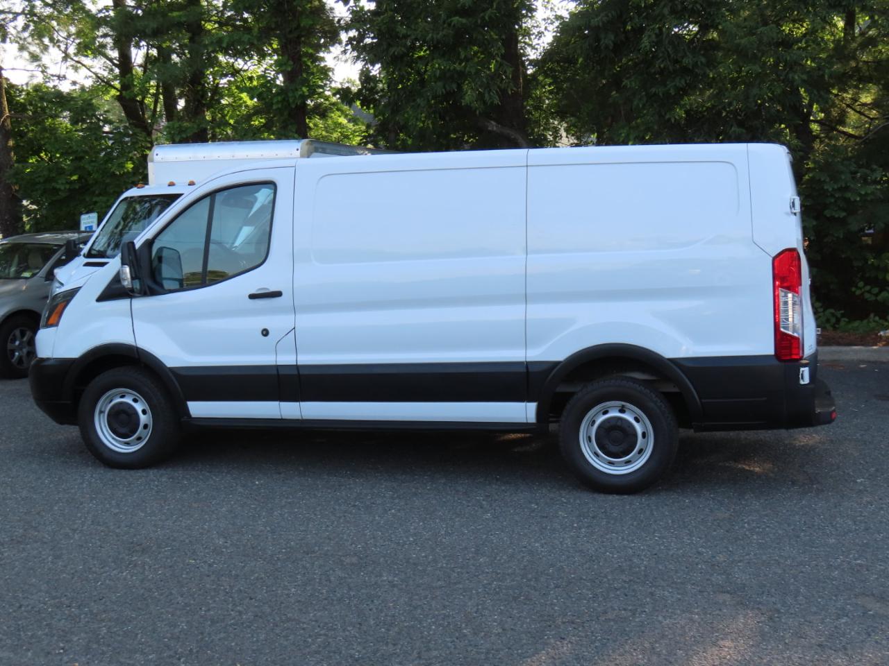 Ford Transit 150 Van Low Roof w/Sliding Pass. 130-in. WB 2019