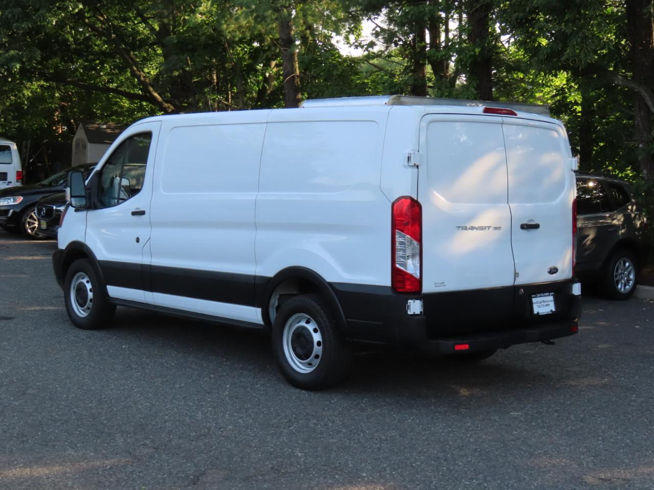 Ford Transit 150 Van Low Roof w/Sliding Pass. 130-in. WB 2019