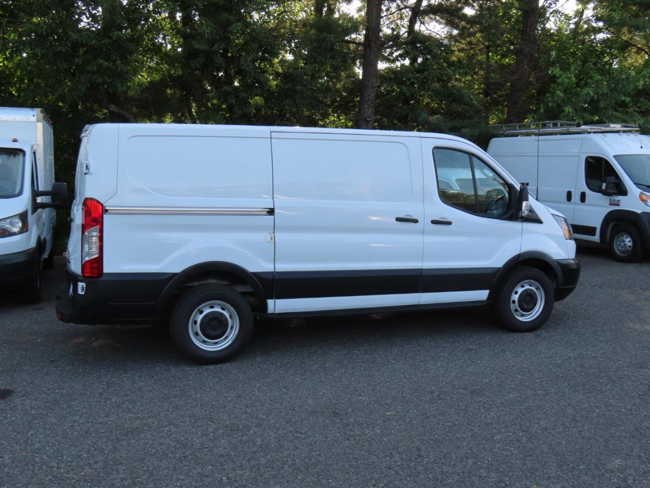 Ford Transit 150 Van Low Roof w/Sliding Pass. 130-in. WB 2019