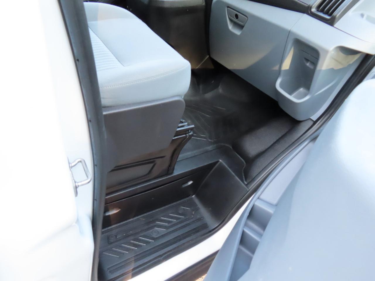 Ford Transit 150 Van Low Roof w/Sliding Pass. 130-in. WB 2019