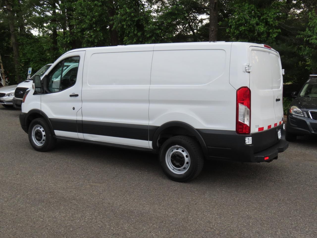 Ford Transit 250 Van Low Roof w/Sliding Pass. 130-in. WB 2016