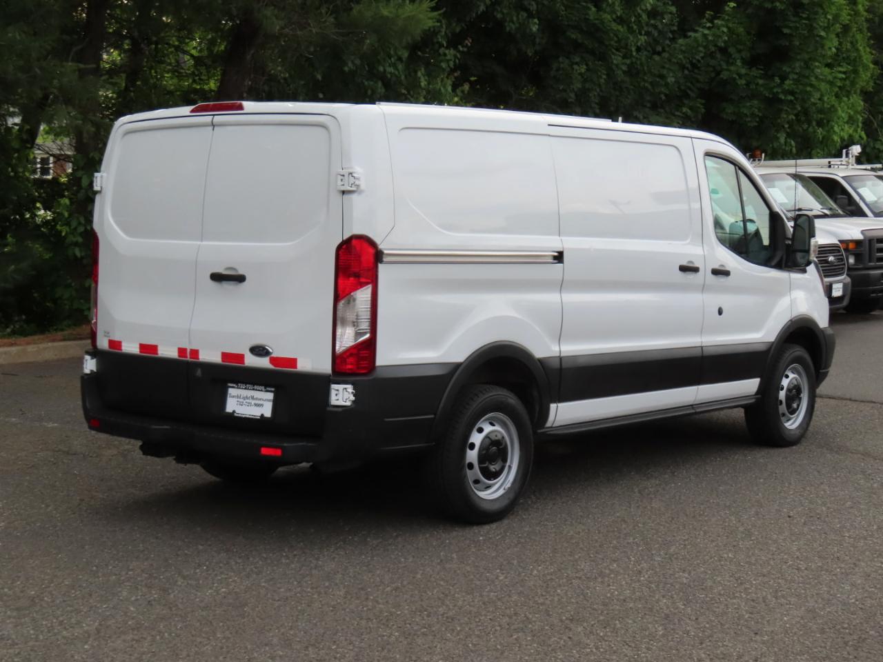Ford Transit 250 Van Low Roof w/Sliding Pass. 130-in. WB 2016