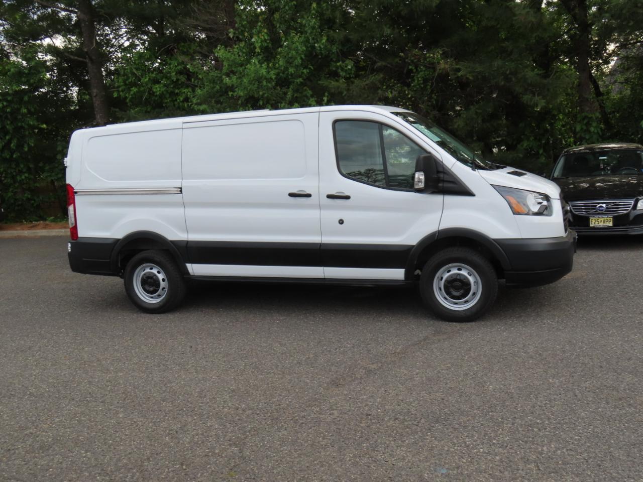 Ford Transit 250 Van Low Roof w/Sliding Pass. 130-in. WB 2016