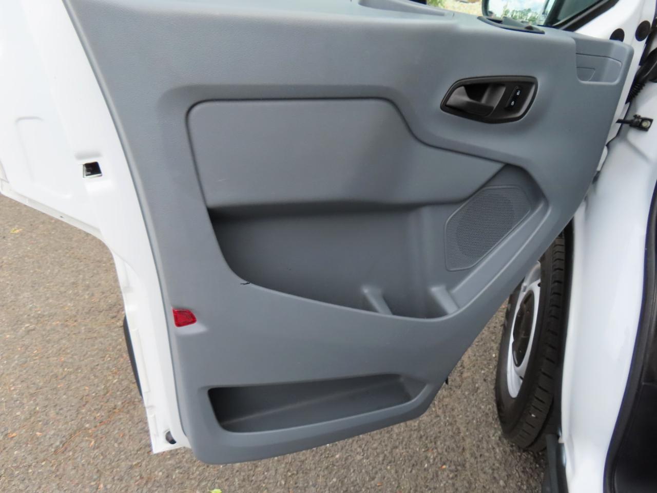 Ford Transit 250 Van Low Roof w/Sliding Pass. 130-in. WB 2016