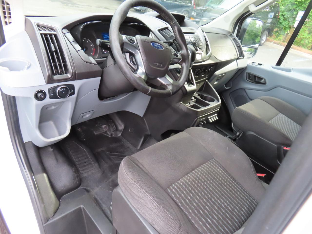 Ford Transit 250 Van Low Roof w/Sliding Pass. 130-in. WB 2016
