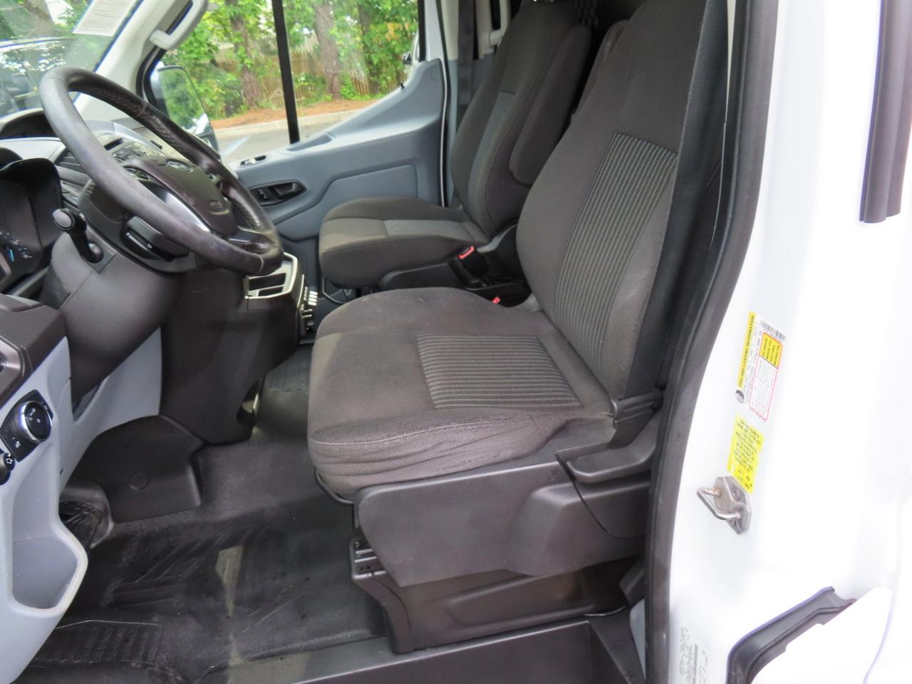 Ford Transit 250 Van Low Roof w/Sliding Pass. 130-in. WB 2016