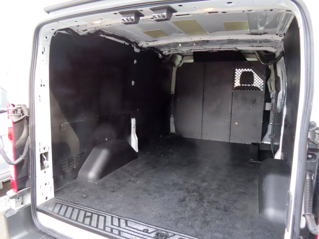 Ford Transit 250 Van Low Roof w/Sliding Pass. 130-in. WB 2016