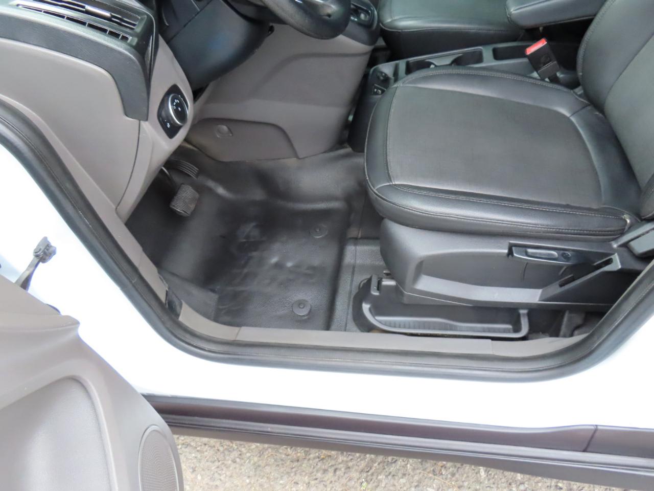 Ford Transit Connect Cargo Van XL SWB 2022