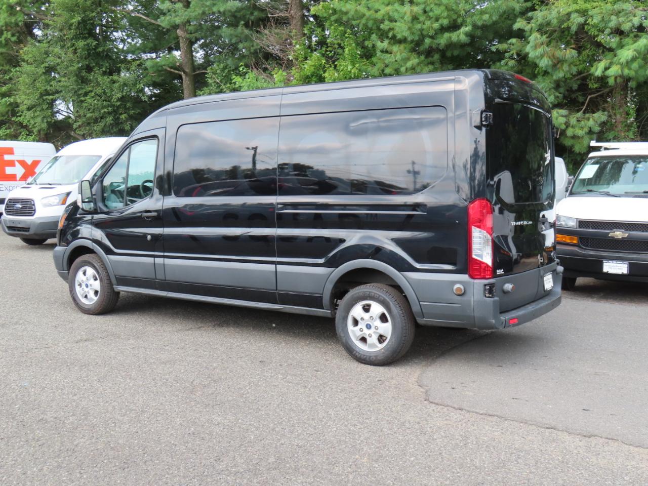 Ford Transit 250 Van Med. Roof w/Sliding Pass. 148-in. WB 2017
