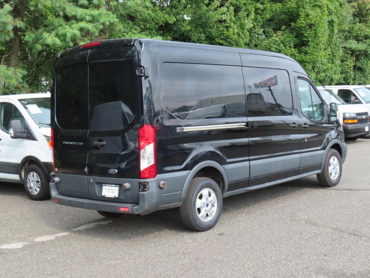 Ford Transit 250 Van Med. Roof w/Sliding Pass. 148-in. WB 2017