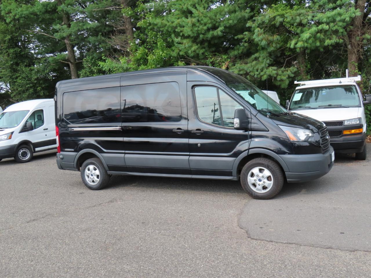 Ford Transit 250 Van Med. Roof w/Sliding Pass. 148-in. WB 2017