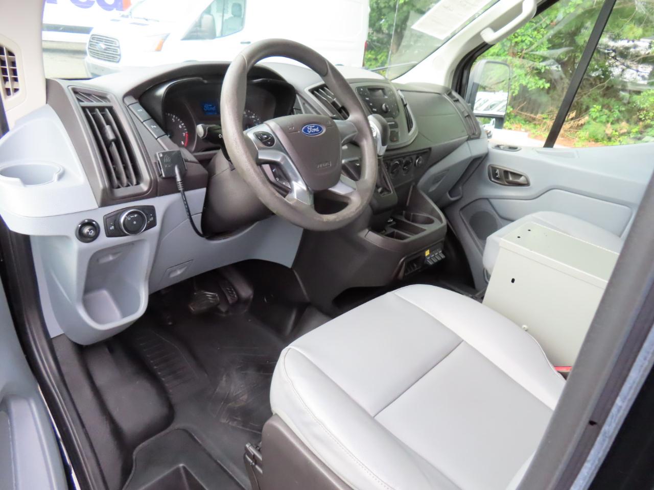 Ford Transit 250 Van Med. Roof w/Sliding Pass. 148-in. WB 2017