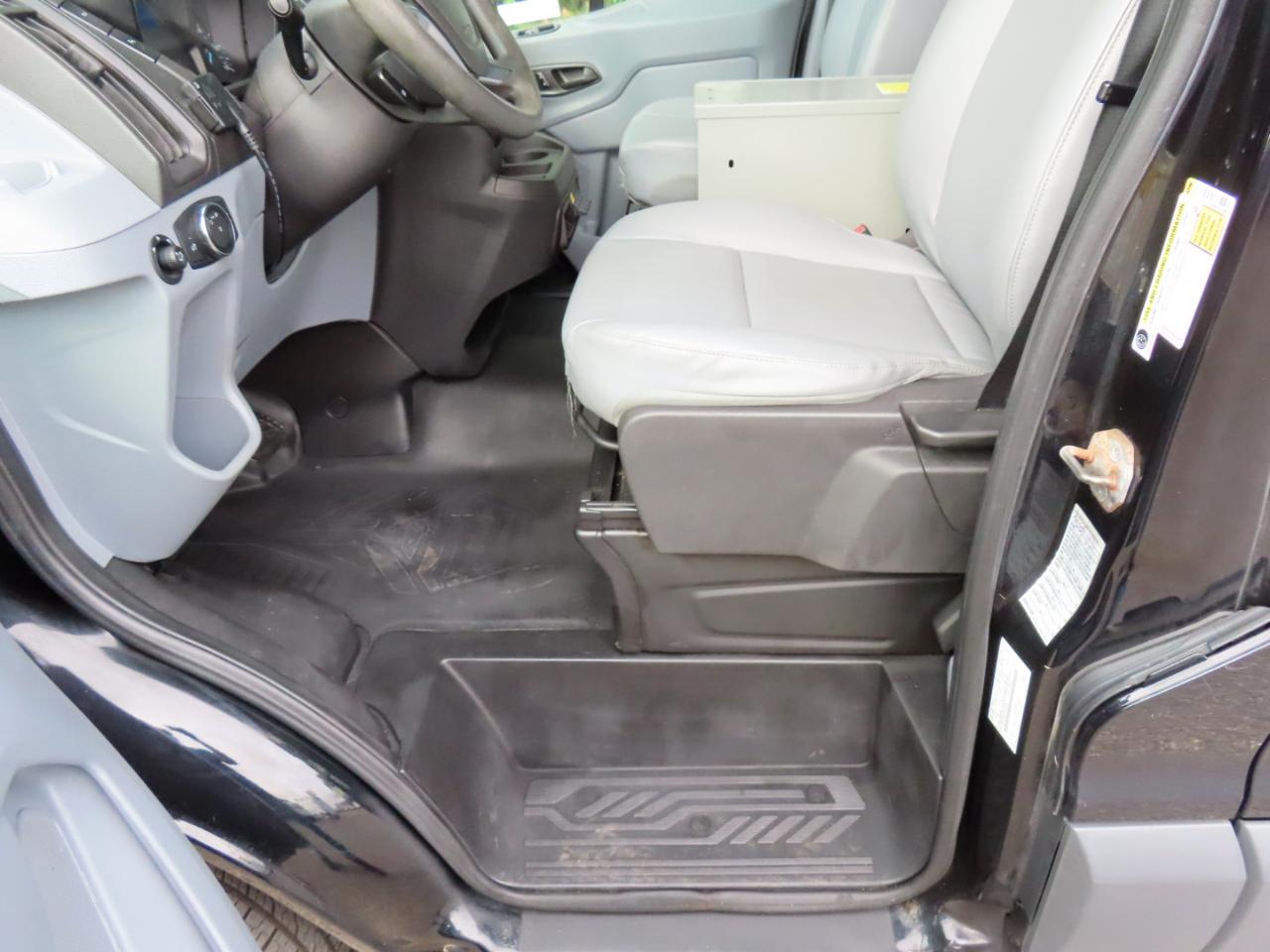 Ford Transit 250 Van Med. Roof w/Sliding Pass. 148-in. WB 2017