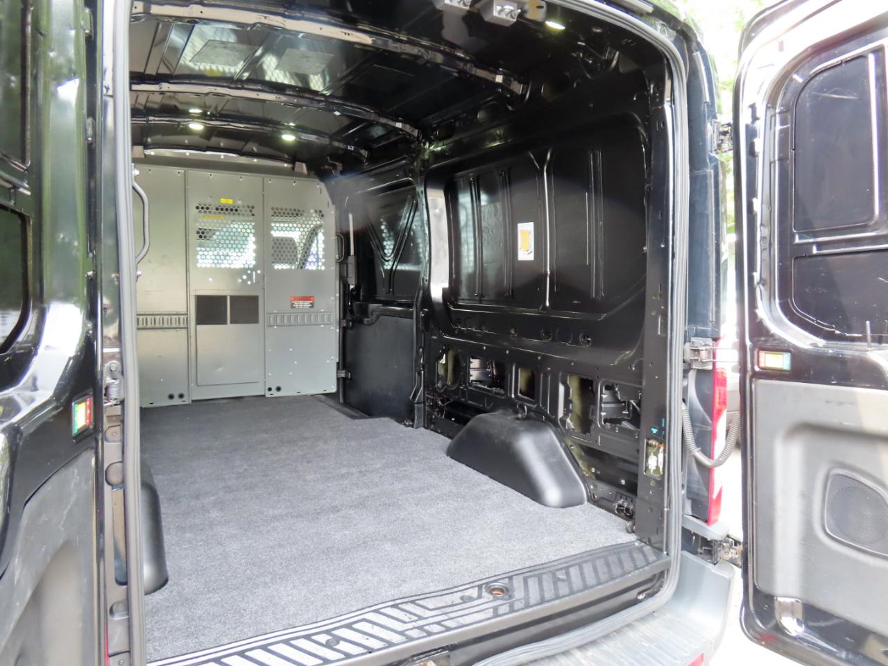 Ford Transit 250 Van Med. Roof w/Sliding Pass. 148-in. WB 2017