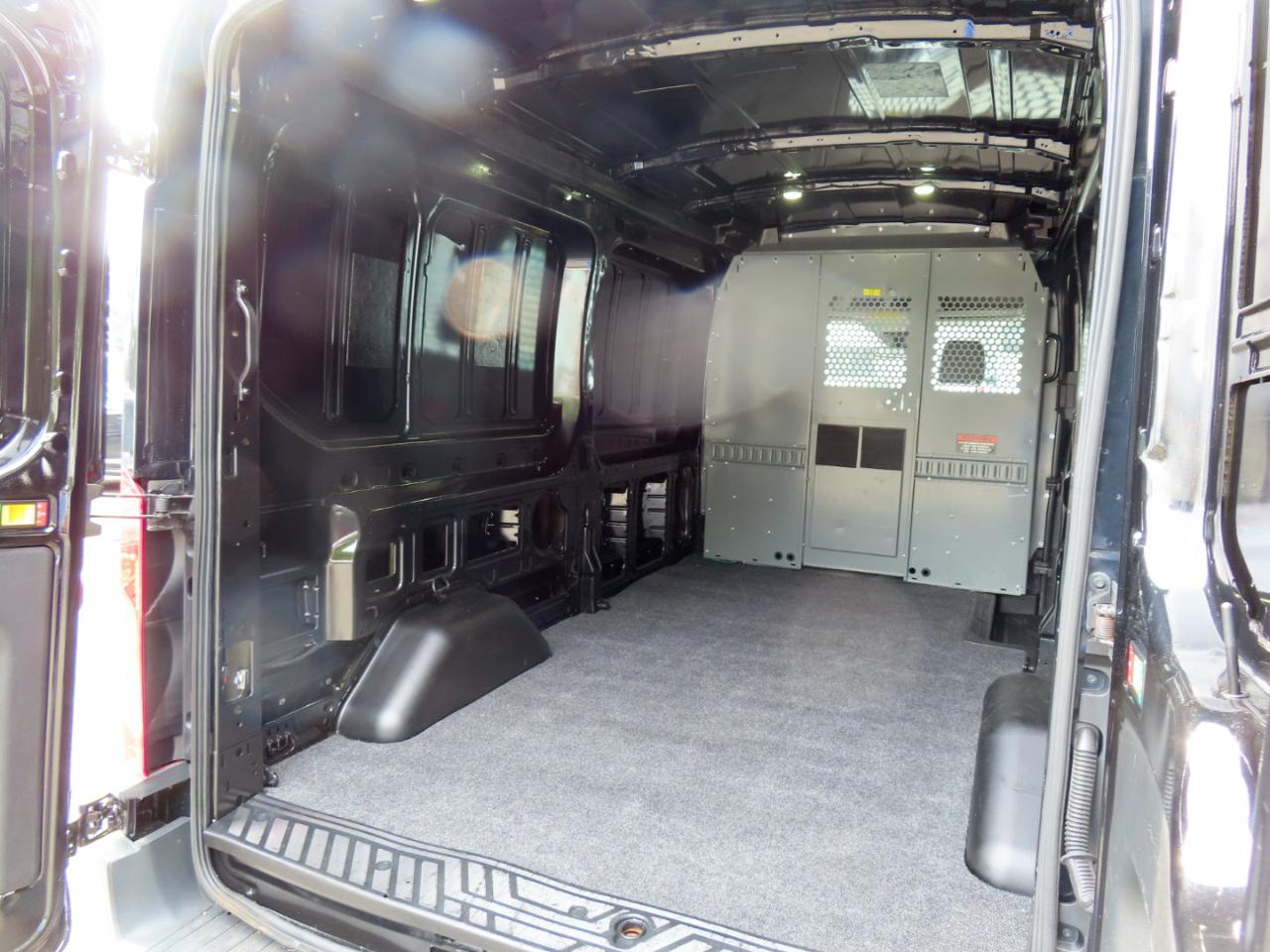 Ford Transit 250 Van Med. Roof w/Sliding Pass. 148-in. WB 2017