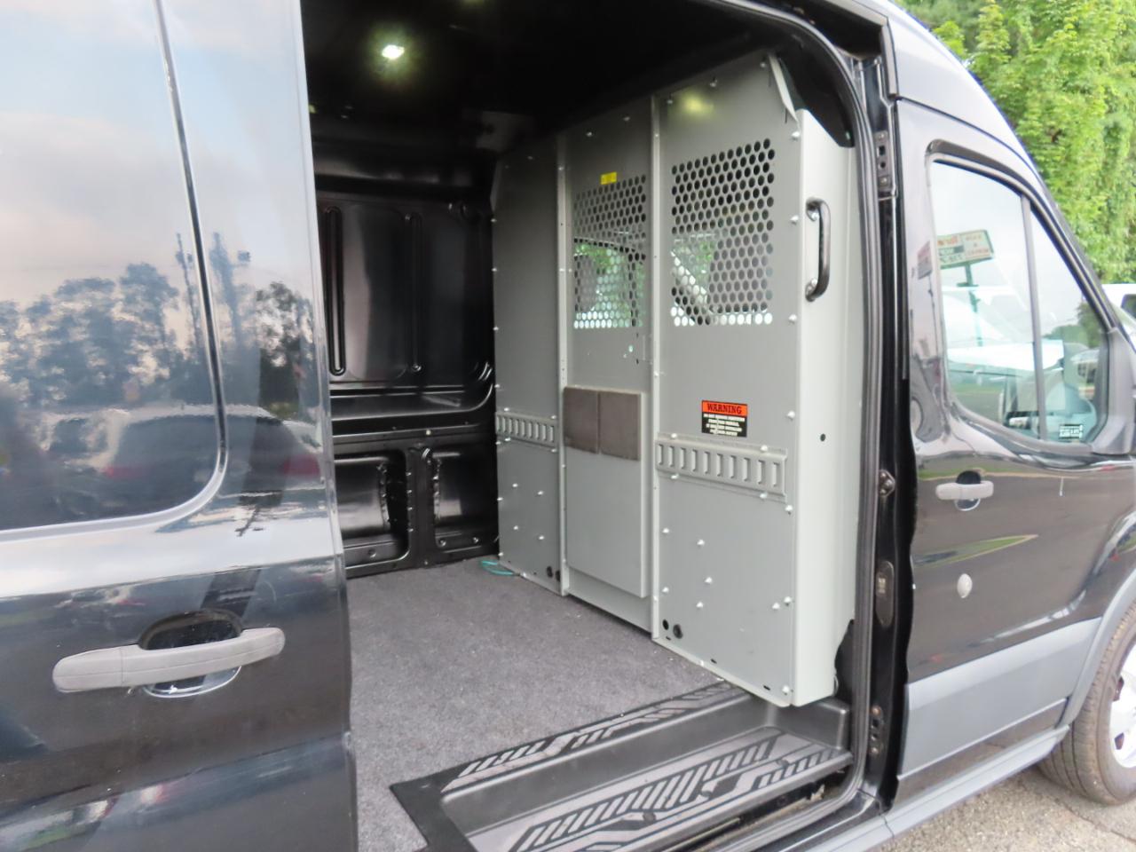 Ford Transit 250 Van Med. Roof w/Sliding Pass. 148-in. WB 2017