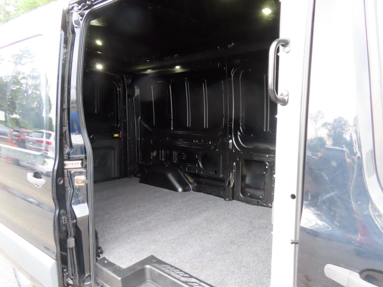 Ford Transit 250 Van Med. Roof w/Sliding Pass. 148-in. WB 2017