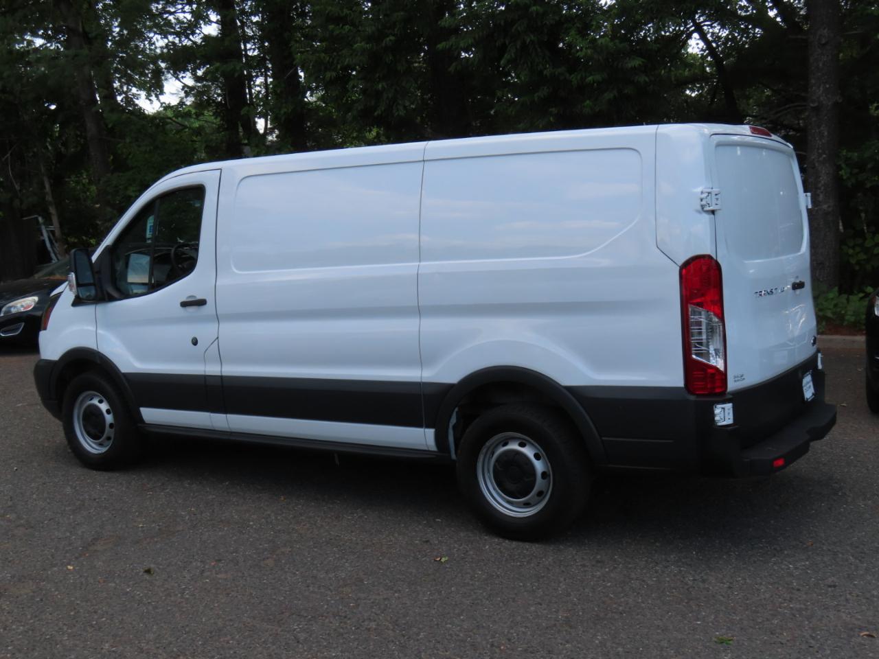 Ford Transit 150 Van Low Roof w/Sliding Pass. 130-in. WB 2018