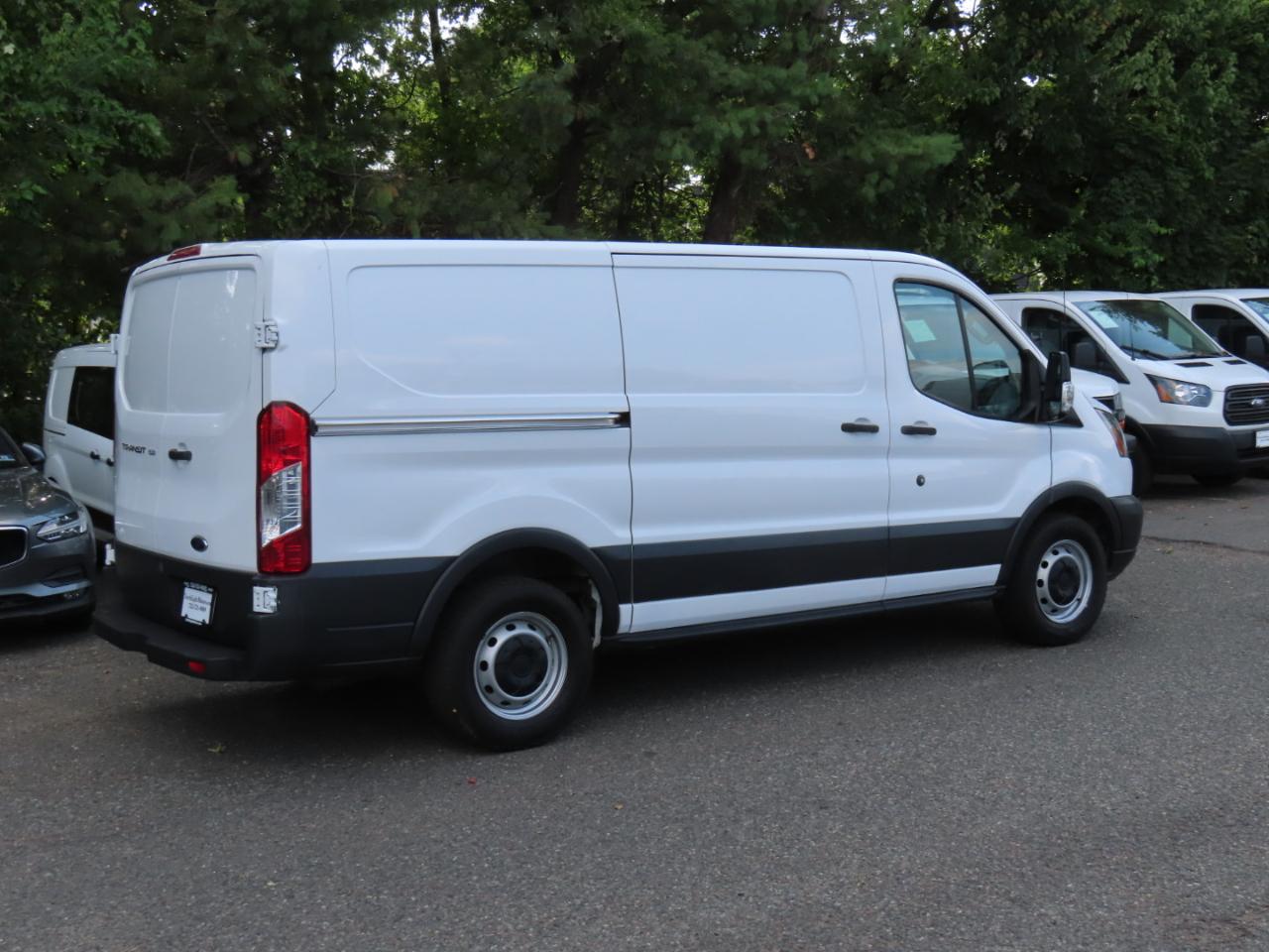 Ford Transit 150 Van Low Roof w/Sliding Pass. 130-in. WB 2018
