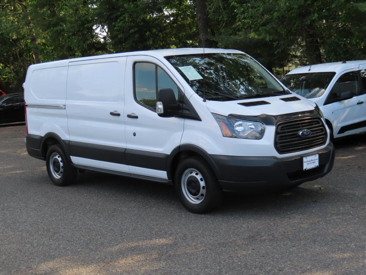 Ford Transit 150 Van Low Roof w/Sliding Pass. 130-in. WB 2018
