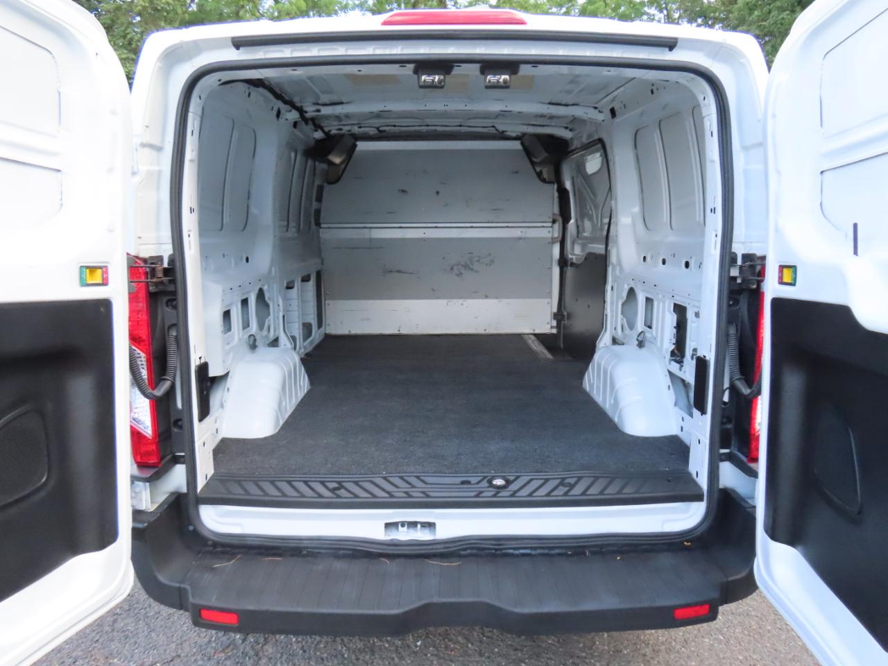 Ford Transit 150 Van Low Roof w/Sliding Pass. 130-in. WB 2018