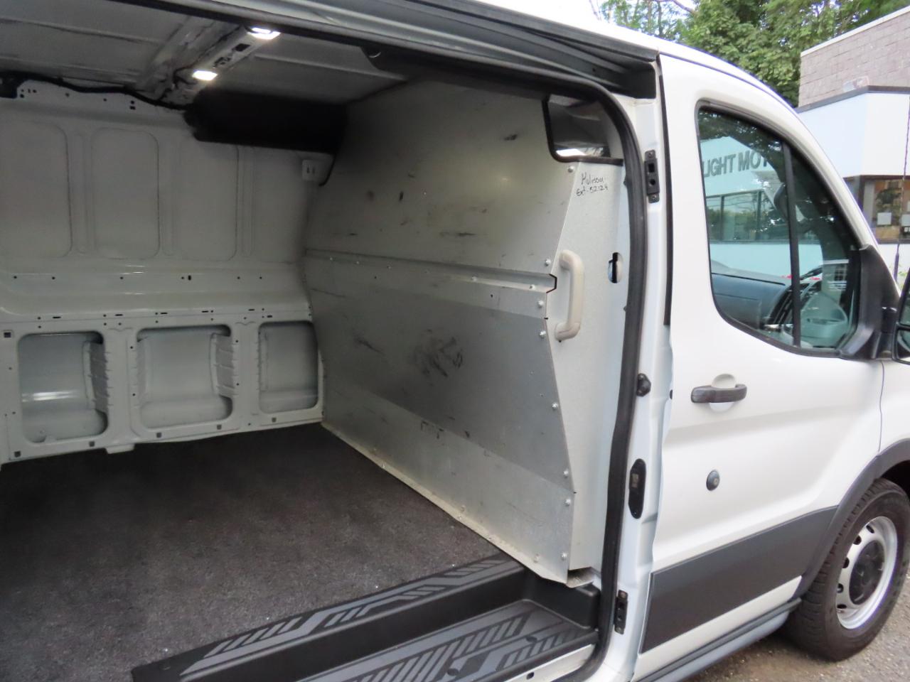 Ford Transit 150 Van Low Roof w/Sliding Pass. 130-in. WB 2018
