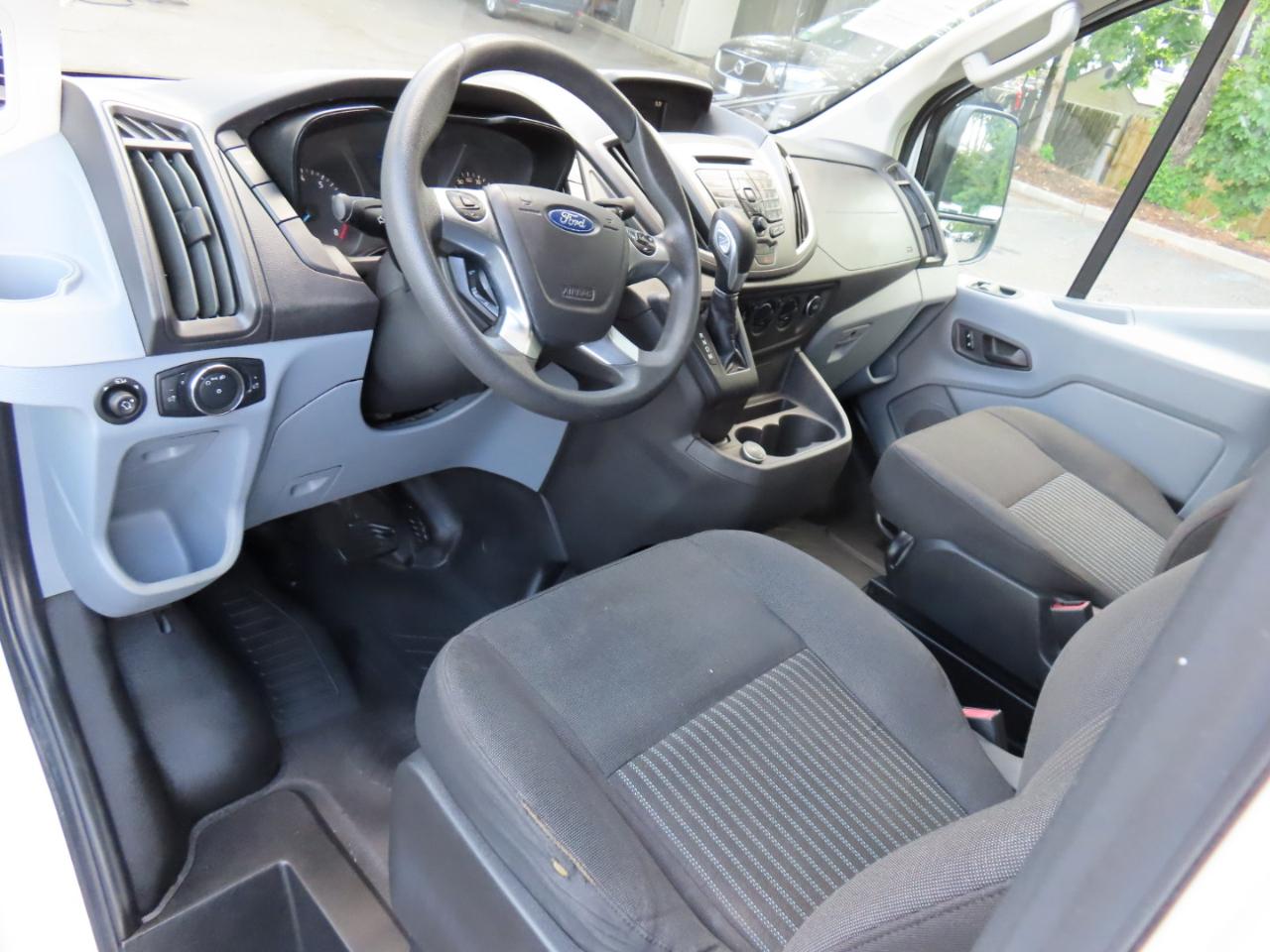 Ford Transit 150 Van Low Roof w/Sliding Pass. 130-in. WB 2018