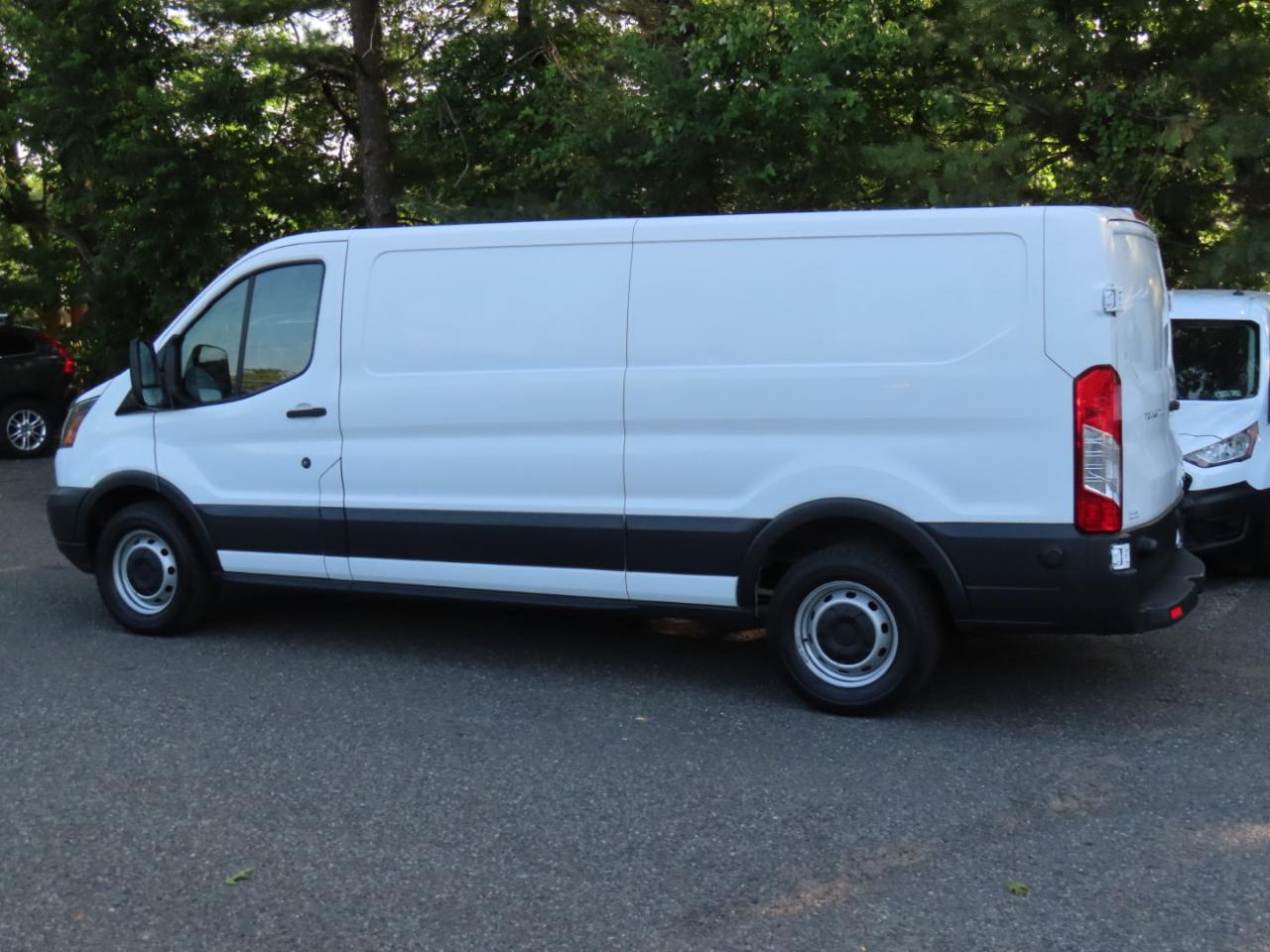 Ford Transit 150 Van Low Roof w/Sliding Pass. 148-in. WB 2018