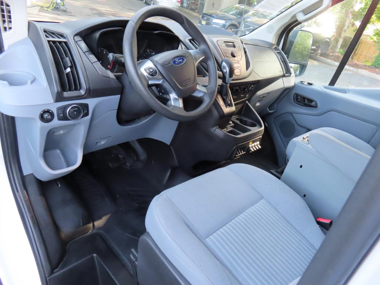 Ford Transit 150 Van Low Roof w/Sliding Pass. 148-in. WB 2018