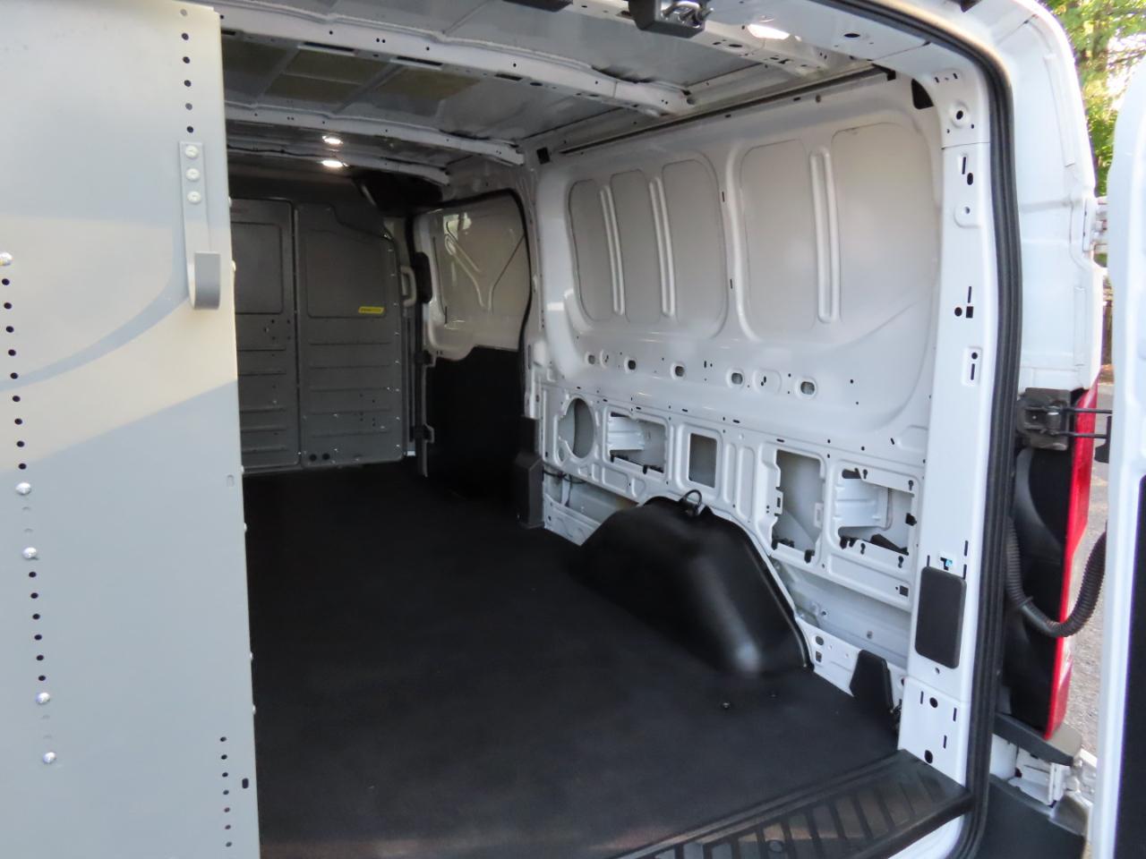 Ford Transit 150 Van Low Roof w/Sliding Pass. 148-in. WB 2018