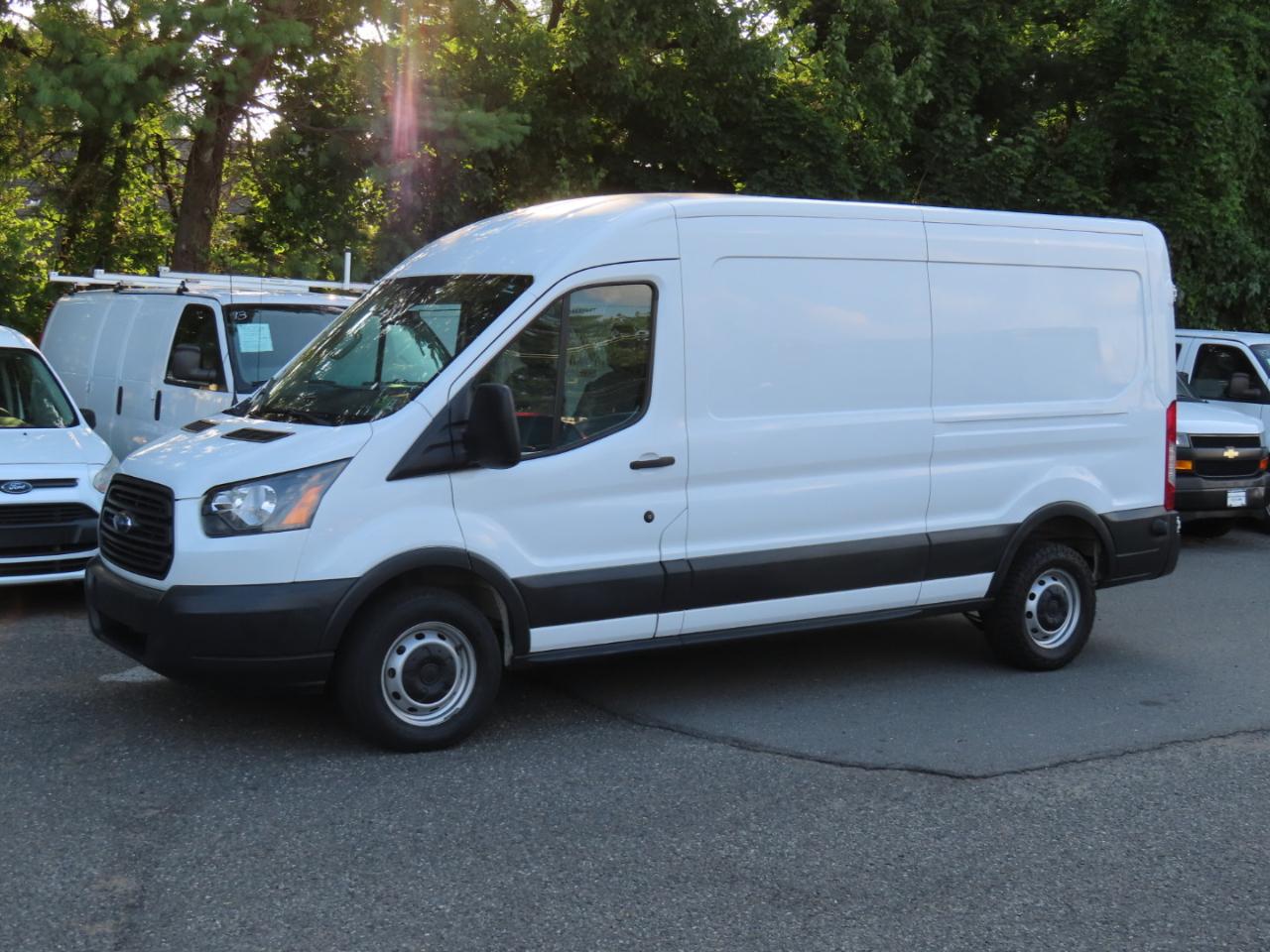 Ford Transit 250 Van Med. Roof w/Sliding Pass. 148-in. WB 2018