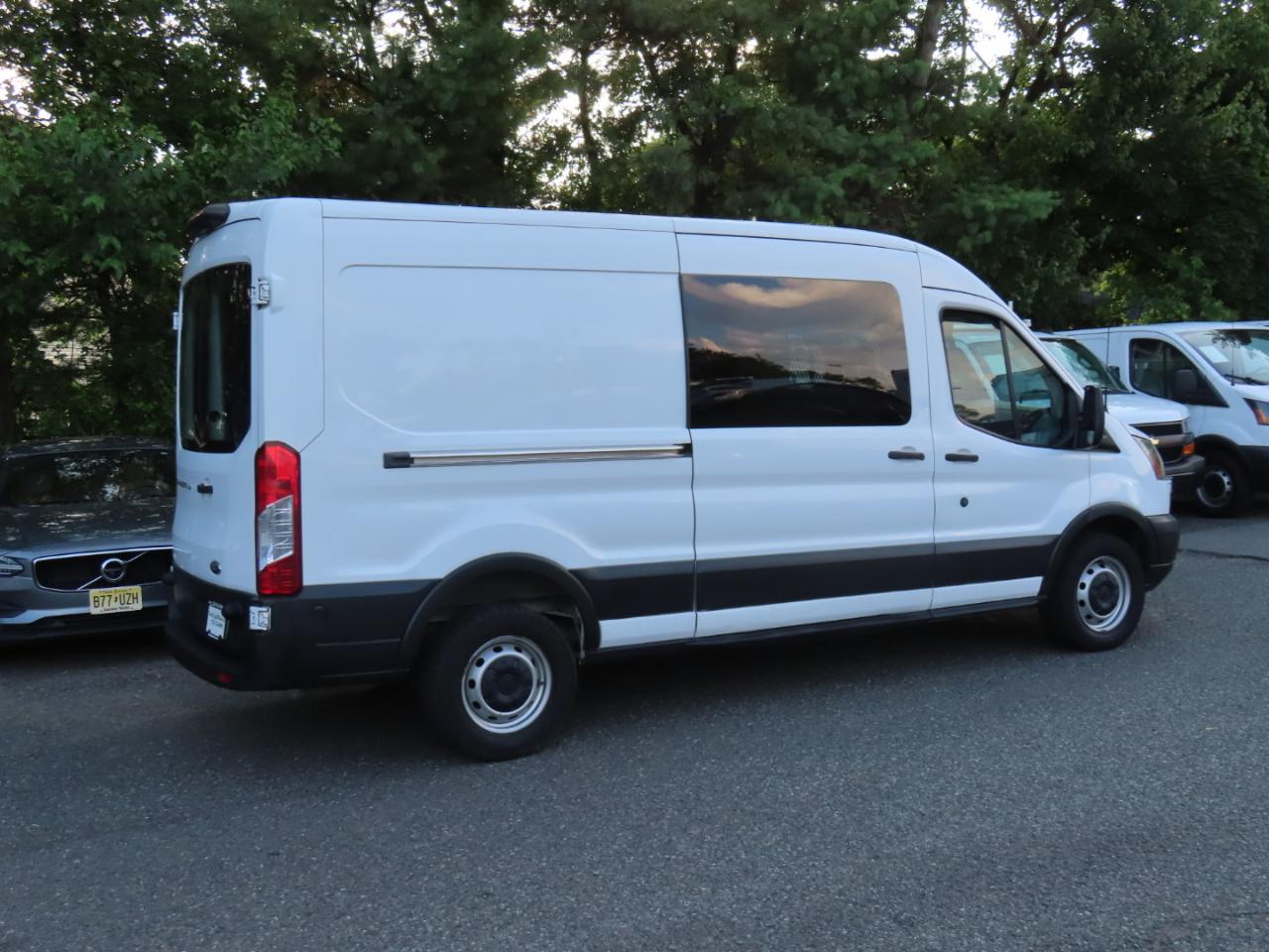 Ford Transit 250 Van Med. Roof w/Sliding Pass. 148-in. WB 2018
