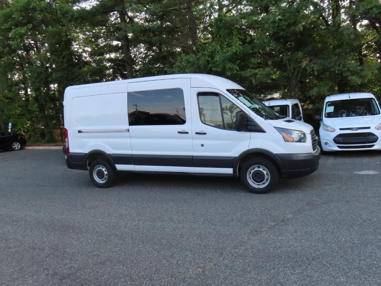 Ford Transit 250 Van Med. Roof w/Sliding Pass. 148-in. WB 2018