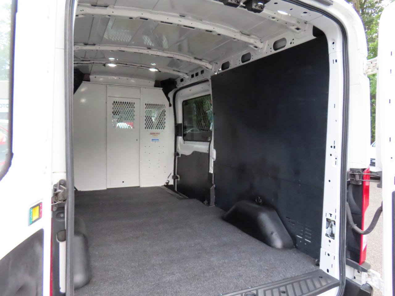 Ford Transit 250 Van Med. Roof w/Sliding Pass. 148-in. WB 2018