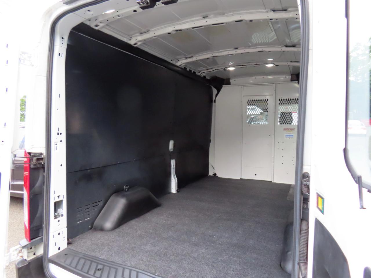 Ford Transit 250 Van Med. Roof w/Sliding Pass. 148-in. WB 2018