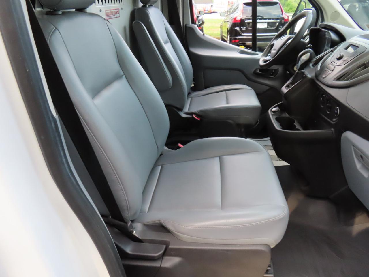 Ford Transit 250 Van Med. Roof w/Sliding Pass. 148-in. WB 2018
