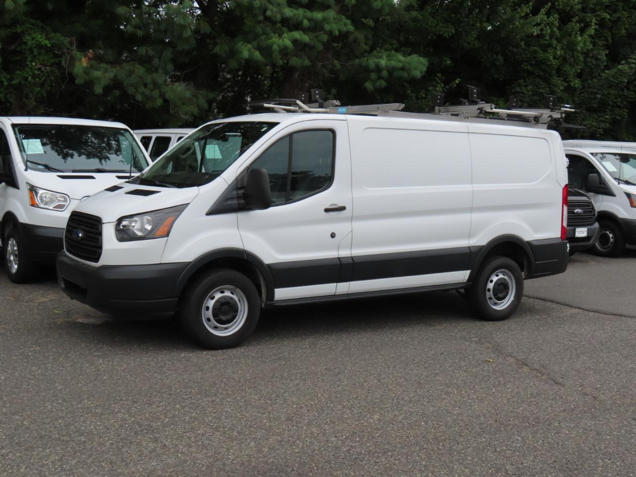 Ford Transit 250 Van Low Roof w/Sliding Pass. 130-in. WB 2018