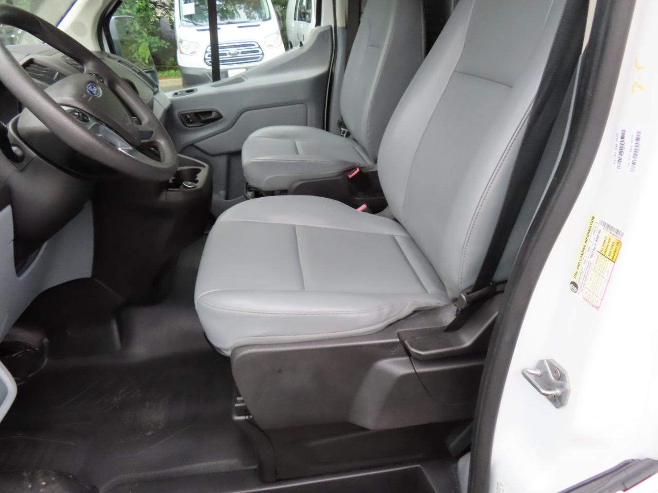 Ford Transit 250 Van Low Roof w/Sliding Pass. 130-in. WB 2018