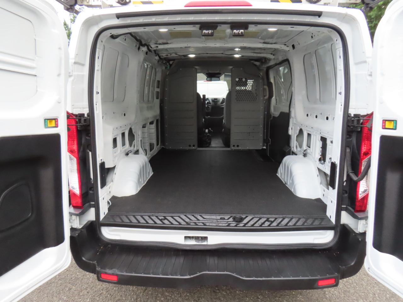 Ford Transit 250 Van Low Roof w/Sliding Pass. 130-in. WB 2018