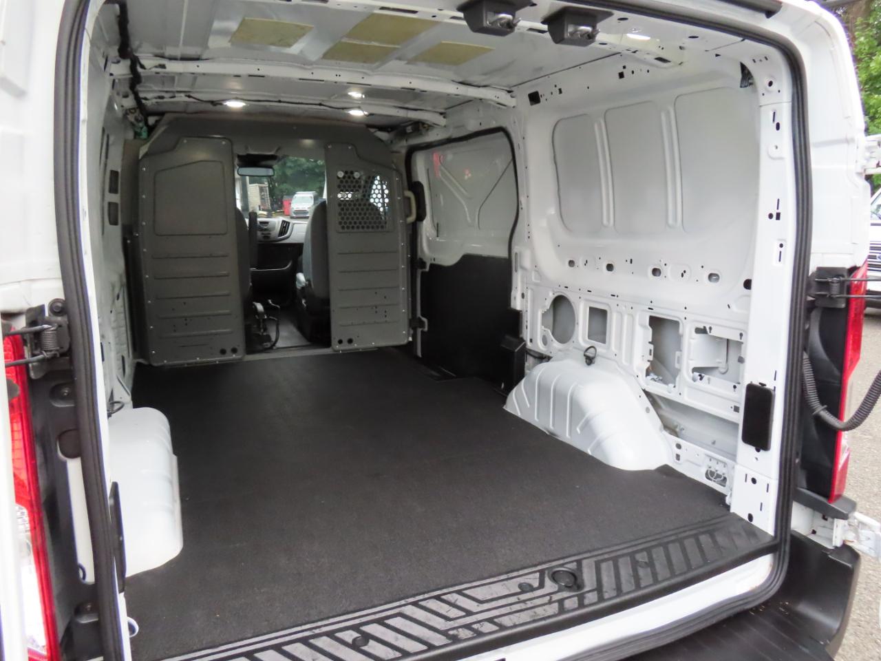 Ford Transit 250 Van Low Roof w/Sliding Pass. 130-in. WB 2018