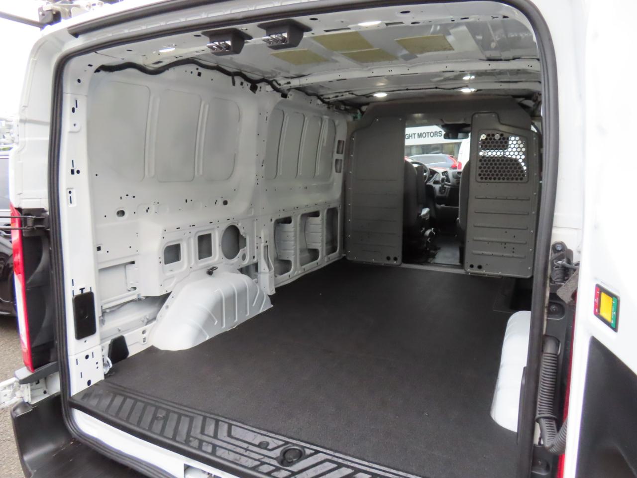 Ford Transit 250 Van Low Roof w/Sliding Pass. 130-in. WB 2018