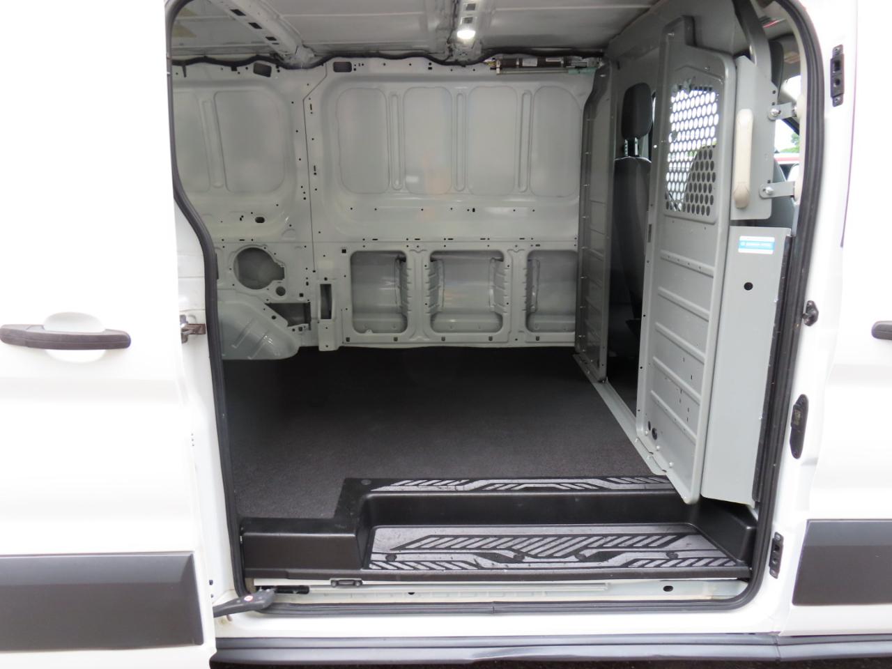 Ford Transit 250 Van Low Roof w/Sliding Pass. 130-in. WB 2018
