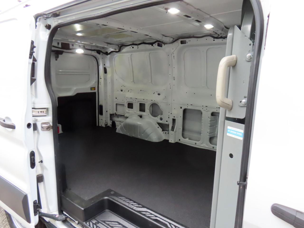 Ford Transit 250 Van Low Roof w/Sliding Pass. 130-in. WB 2018