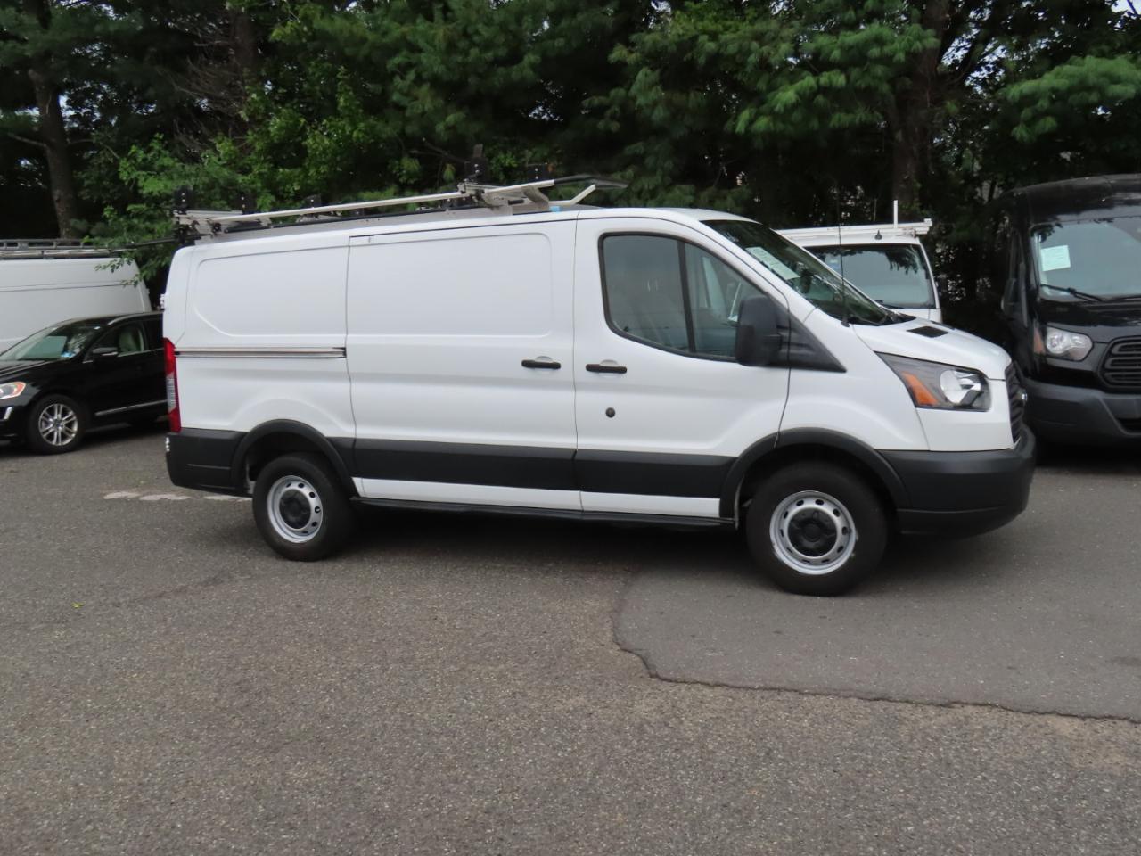 Ford Transit 250 Van Low Roof w/Sliding Pass. 130-in. WB 2018