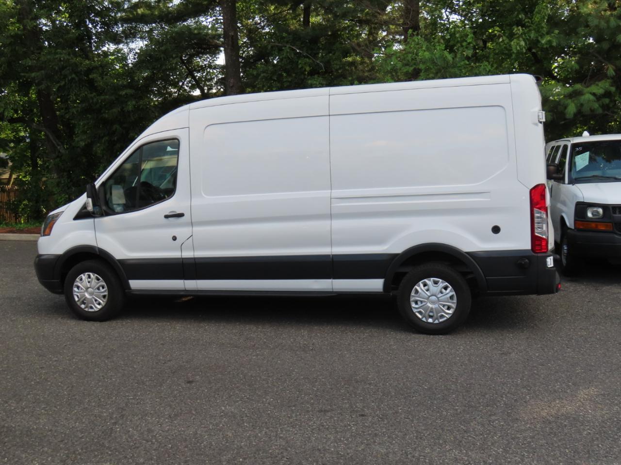 Ford Transit 150 Van Med. Roof w/Sliding Pass. 148-in. WB 2018