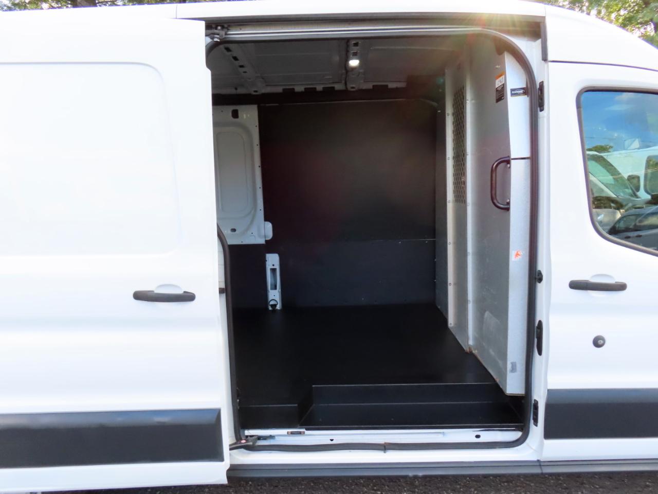 Ford Transit 150 Van Med. Roof w/Sliding Pass. 148-in. WB 2018