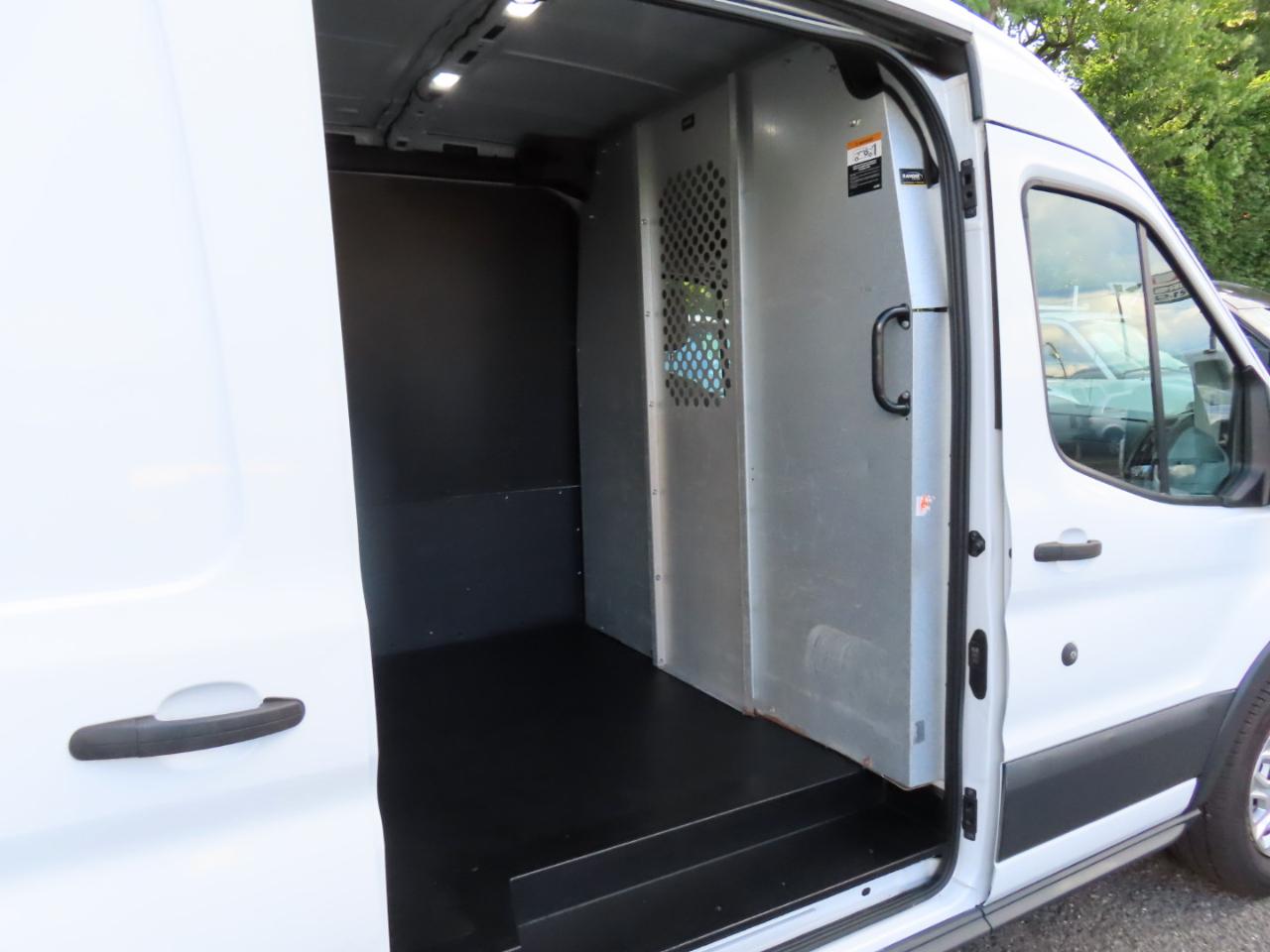 Ford Transit 150 Van Med. Roof w/Sliding Pass. 148-in. WB 2018