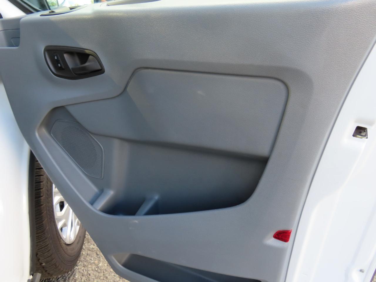 Ford Transit 150 Van Med. Roof w/Sliding Pass. 148-in. WB 2018
