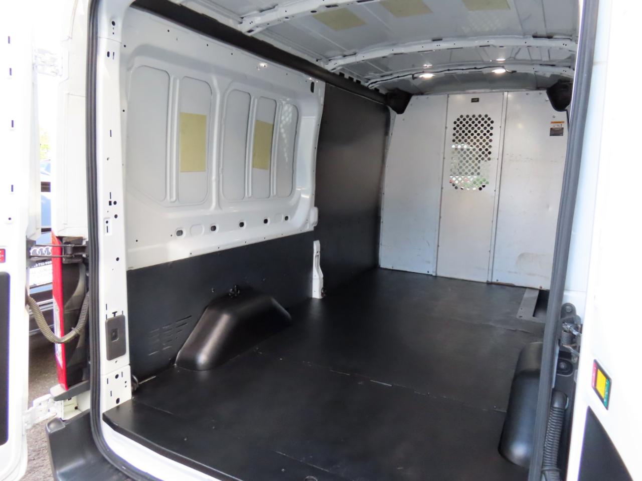 Ford Transit 150 Van Med. Roof w/Sliding Pass. 148-in. WB 2018