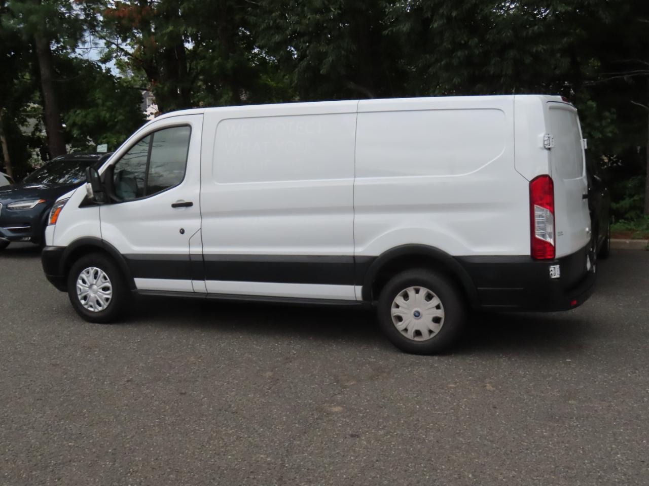 Ford Transit 150 Van Low Roof 60/40 Pass. 130-in. WB 2017